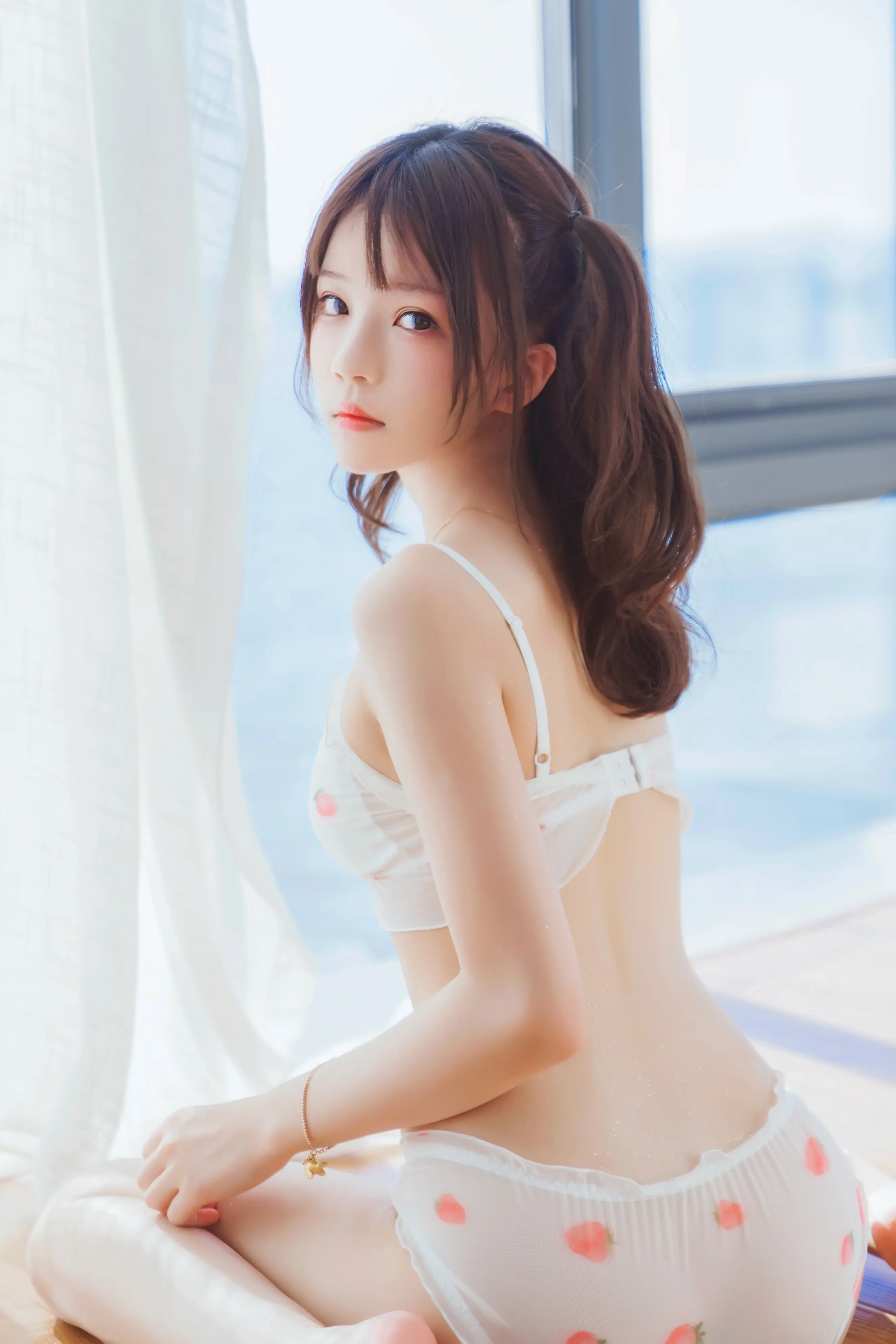 【美女写真】桜桃喵 - 小草莓 [47P/689MB]