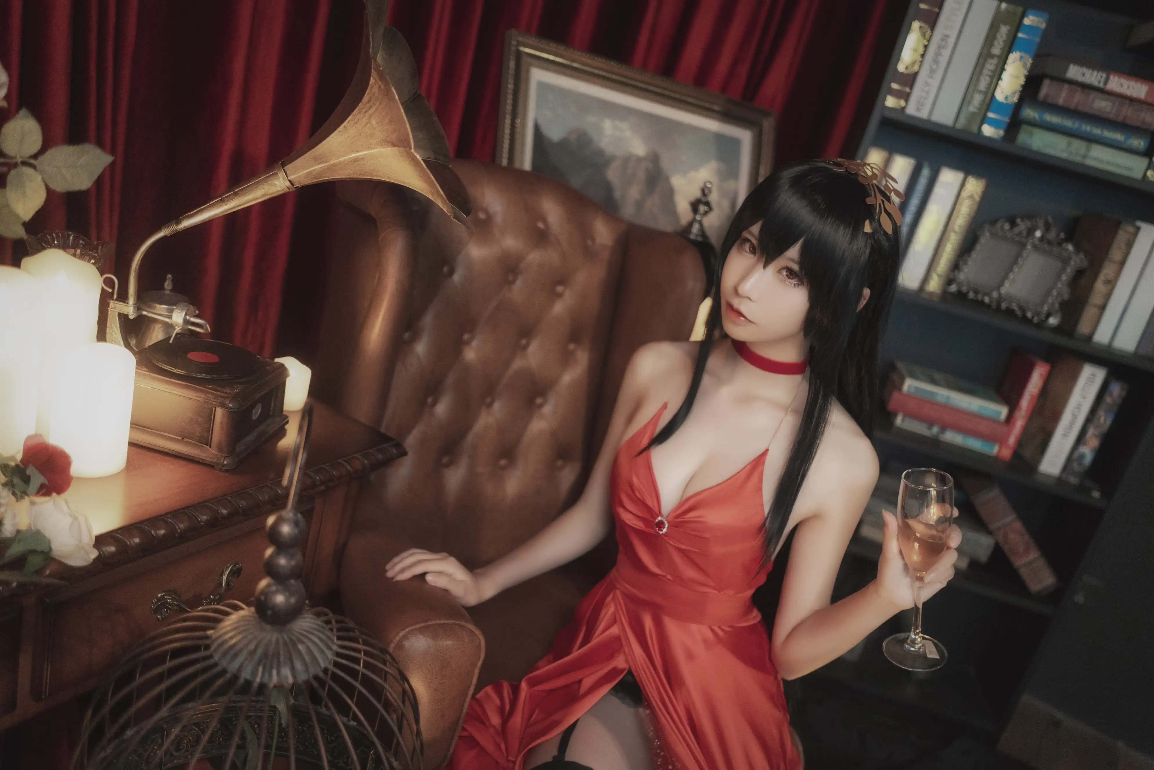 【cosplay】爱老师_PhD - 大凤礼服[6P-50.2MB]