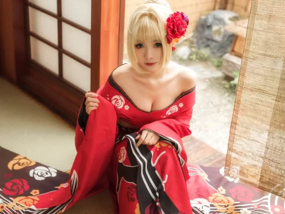 【cosplay】大大卷卷小卷 – 参见女王陛下 [40P-286MB]