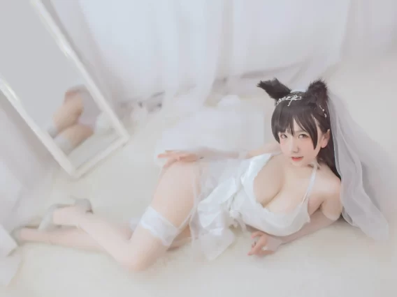 【cosplay】阿半今天很开心 – 爱宕婚纱 [36P-143MB]