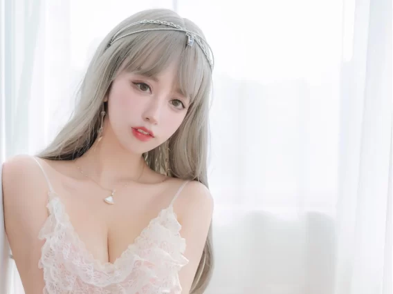 【美女写真】过期米线线喵 –  凡尔赛公主 [52P-80MB]