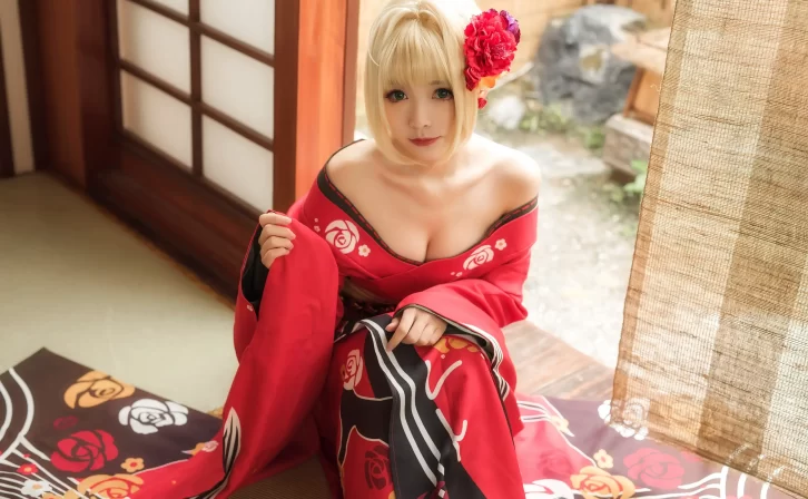 【cosplay】大大卷卷小卷 – 参见女王陛下 [40P-286MB]