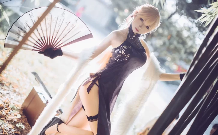 【cosplay】Coser衣衣 – NO.01 少女前线紫雨心 [14P-25MB]