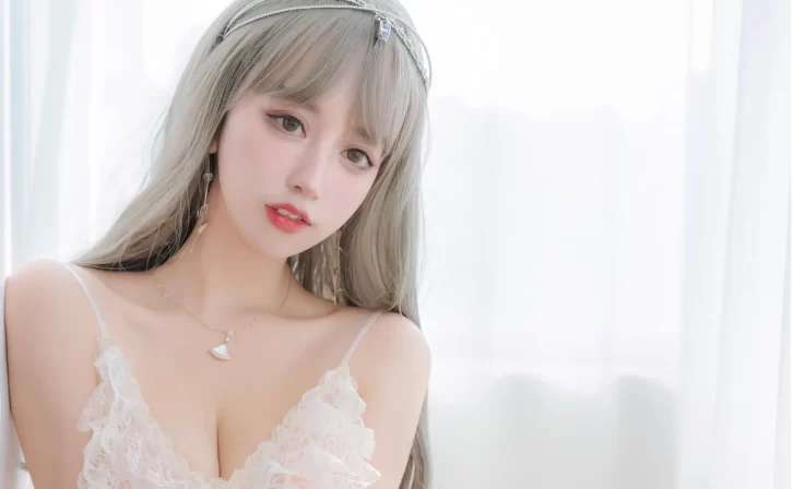 【美女写真】过期米线线喵 –  凡尔赛公主 [52P-80MB]