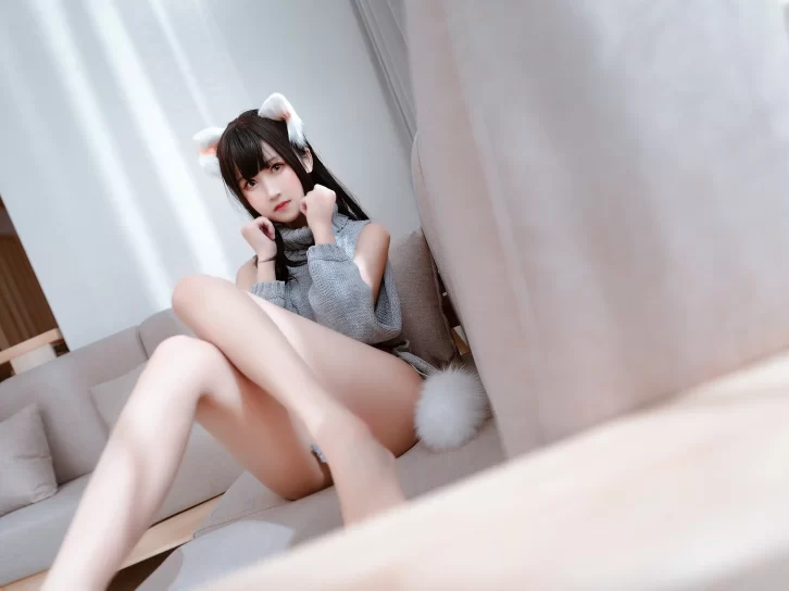 【美女写真/cosplay】三度_69 – 露背毛衣[36P/2V/510MB]