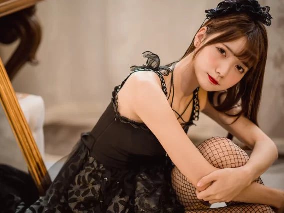 【美女写真】陆卿卿 – 洛丽塔 [9P-16MB]