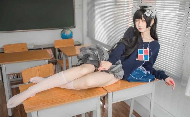 【cosplay】izumi泉桃子 – 纯白毕业季 [40-189MB]