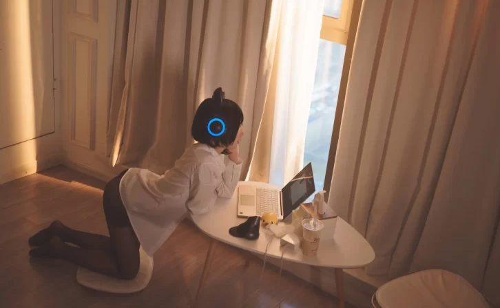 【美女写真】面饼仙儿 –  猫耳耳机 [17P-107MB]