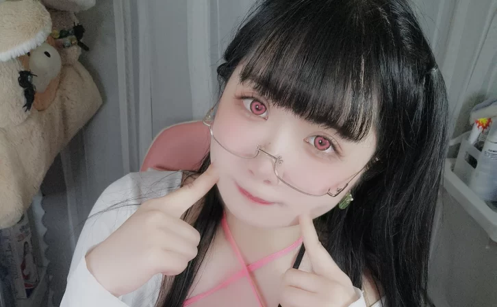 【美女写真】贞子蜜桃 –  心心眼 [10P1V-252MB]