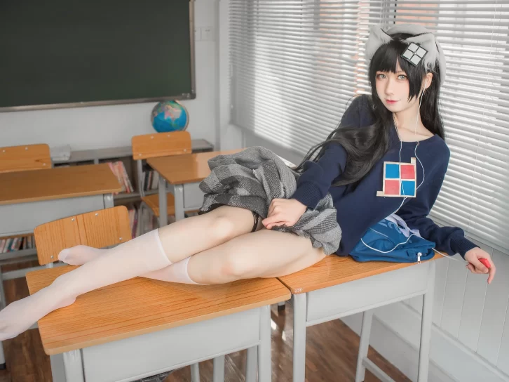 【cosplay】izumi泉桃子 – 纯白毕业季 [40-189MB]