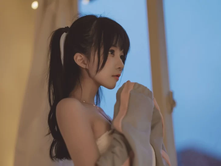 【美女写真】桜桃喵 –  碎星 [19P-324MB]