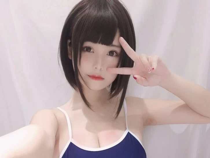 【美女写真】蜜汁猫裘 – 死库水[30P4V-256MB]