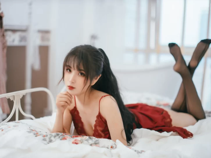 【美女写真】轩萧学姐 –  Claret[28P-317MB]