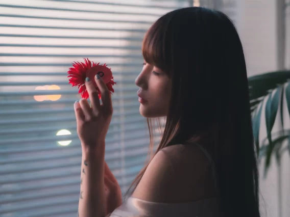 【美女写真】星野咪兔 – 花吃了那女孩[20P-23M]