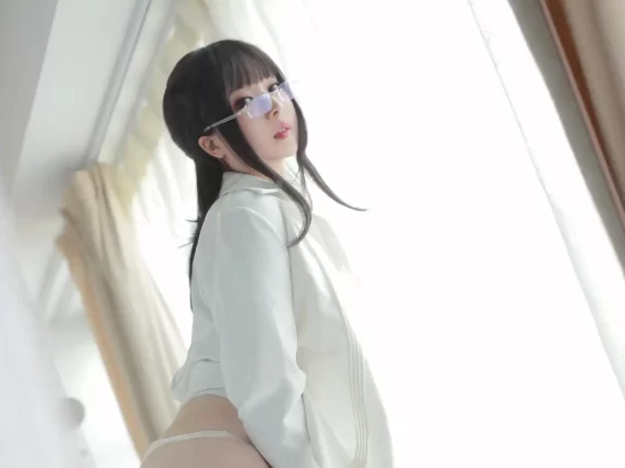 【美女写真】小容仔咕咕咕w – 创口贴OL [36P1V-320MB]