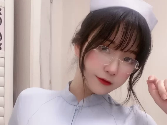 【cosplay】奇行家狗崽 –  七三蓝护士 [16P-80MB]