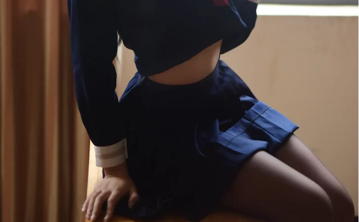 【美女写真】九曲Jean – JK露脐制服 [30P-113MB]