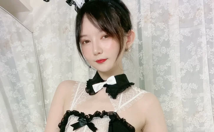 【美女写真】51酱 –  油光袜 [59P4V-284MB]