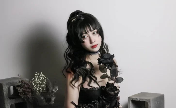 【美女写真】奇行家狗崽 –  黑白无相 [36P-226MB]