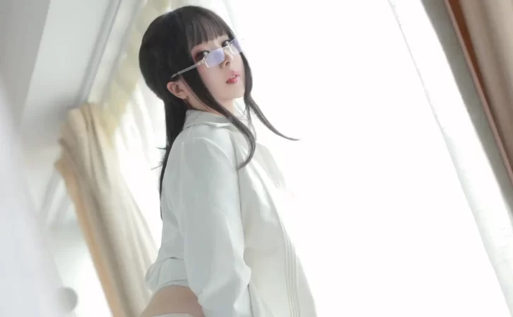 【美女写真】小容仔咕咕咕w – 创口贴OL [36P1V-320MB]