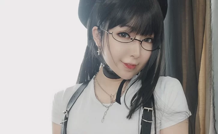 【美女写真】小容仔咕咕咕w – 白T[22P2V-64MB]