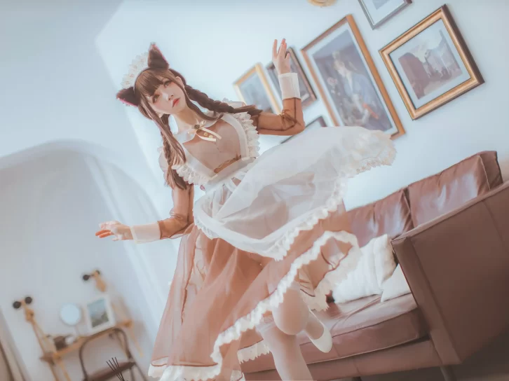 【美女写真】Coser衣衣 – 透明女仆 [31P-268MB]