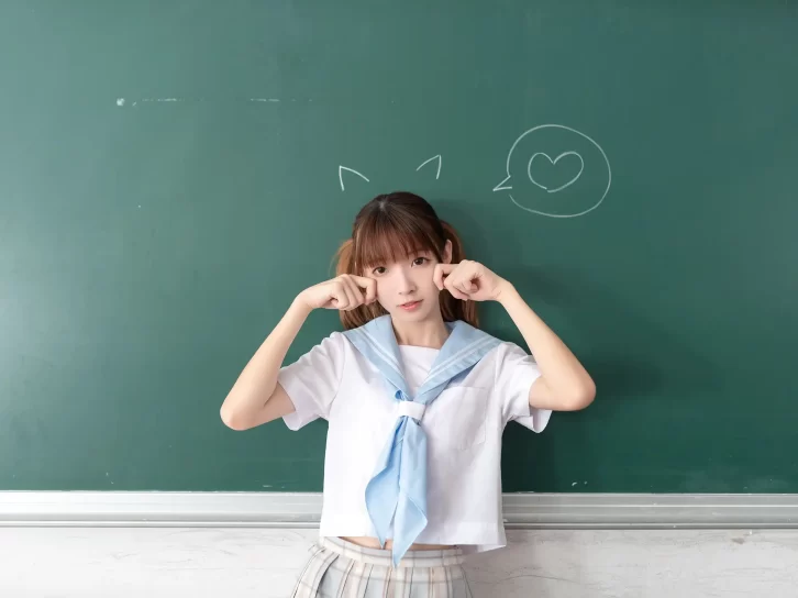 【美女写真】祖木子 – 不要躺在课桌上 [48P-39MB]