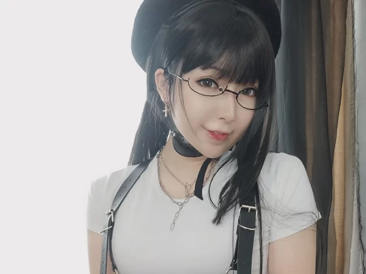 【美女写真】小容仔咕咕咕w – 白T[22P2V-64MB]