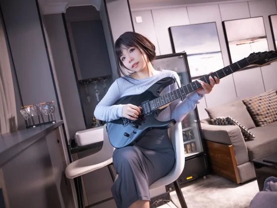 【美女写真】无颜小天使wy – 吉他妹妹 [38P3V-796MB]