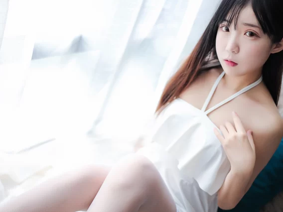 【美女写真】御子Yumiko – 御子的白裙 [47P-439MB]