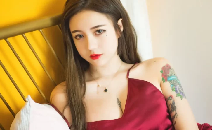 【美女写真】洛丽塔大哥 – 吊带睡衣[14P-40.2MB]