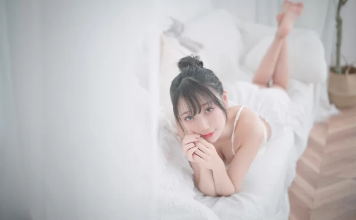 【美女写真】周叽是可爱兔兔 – 白色睡衣[23P-196MB]