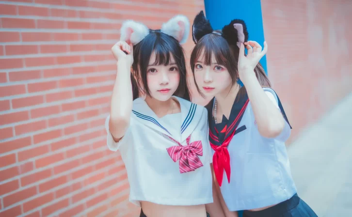 【美女写真】桜桃喵&疯猫ss – JK百合2 [33P-393MB]