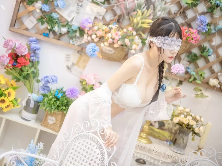 【美女写真】香草喵露露 – 白色花房 [49P-1.49GB]