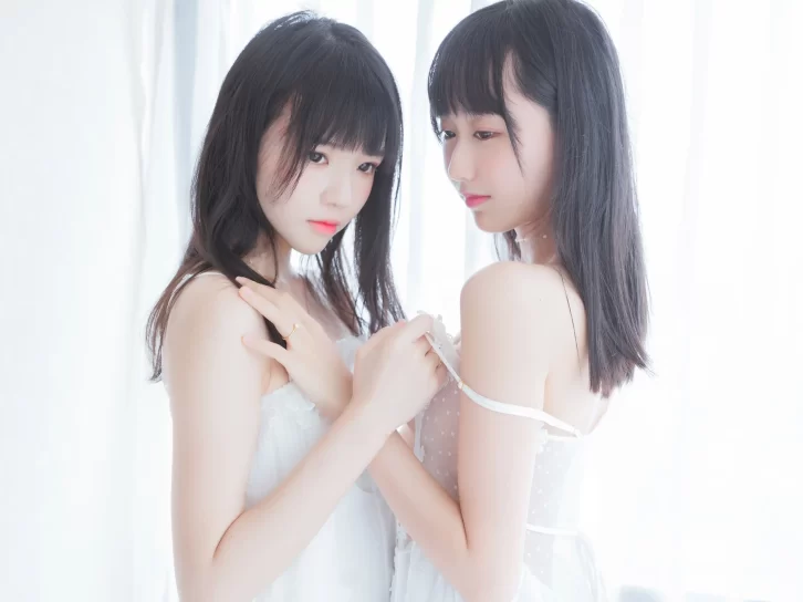 【美女写真】木绵绵OwO&桜桃喵 – 朝(白裙×白裙) [58P-724MB]