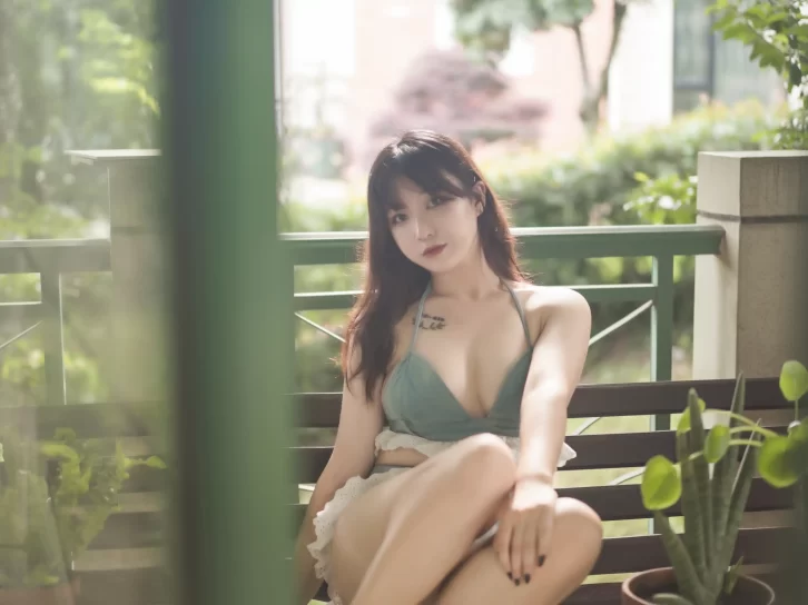 【美女写真】奇行家狗崽 –  桃子听蝉 [22P-276MB]