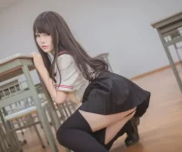 【美女写真/cosplay】Yoko宅夏 – 黑丝JK [39P-220MB]