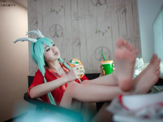 【cosplay】一米八的大梨子 – 龙王[23P-236MB]