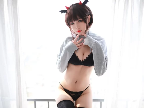 【美女写真】您的蛋蛋 – 开胸卫衣 [38P-245MB]