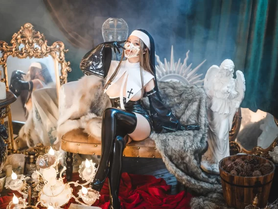 【cosplay】蜜汁猫裘 – 恶修女[43P-783MB]