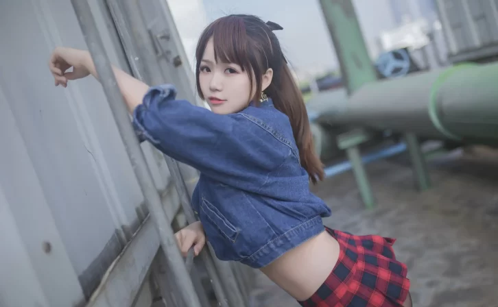 【美女写真】Yoko宅夏 – 红色格子 [32P-188MB]