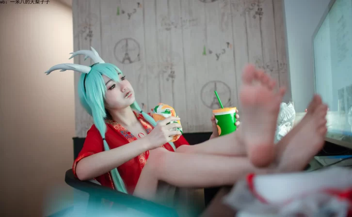 【cosplay】一米八的大梨子 – 龙王[23P-236MB]