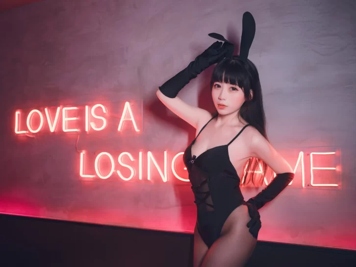 【cosplay】usejan蓝蓝 – 黑兔[33P-89MB]