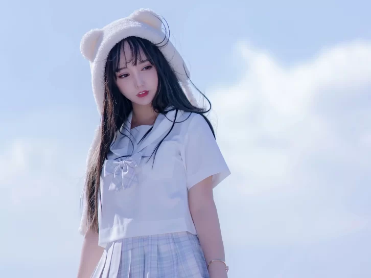 【美女写真】过期米线线喵 – JK 天台[58P-87MB]