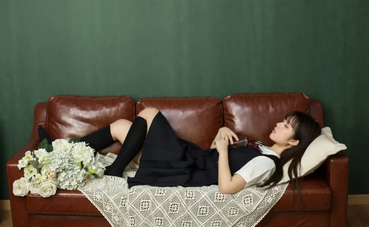 【美女写真】镜酱 – 不知梦 制服 [38P-360MB]