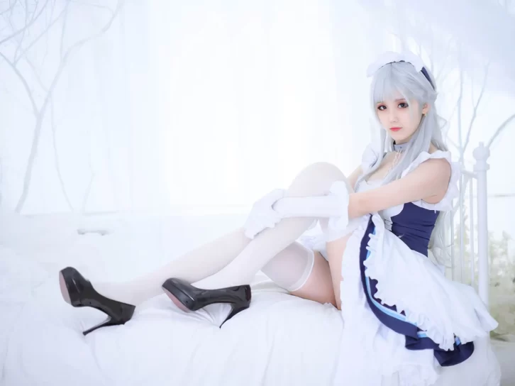 【cosplay】秋楚楚 – 贝尔法斯特女仆[9P 32.5MB]