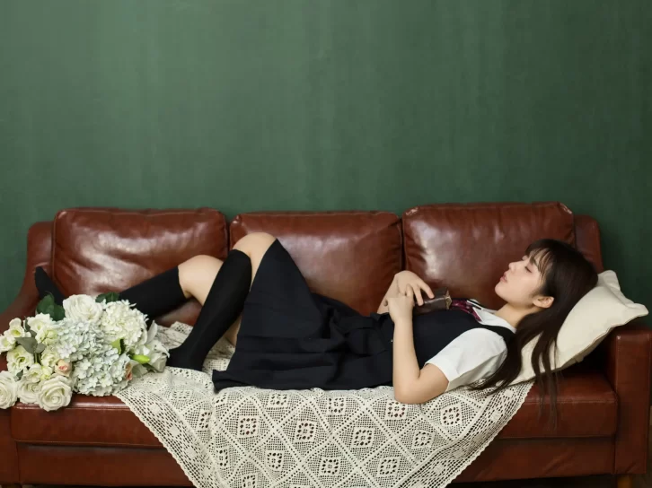 【美女写真】镜酱 – 不知梦 制服 [38P-360MB]