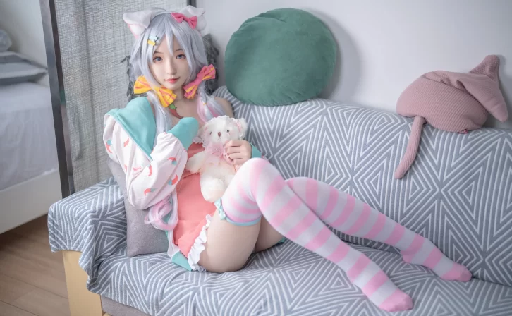 【cosplay】SA_海藻酸钠 – 神乐七奈 星期一的慵懒 [21P-200MB]