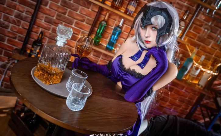 【cosplay】奶狮不咬人 – 黑贞德[10P-61MB]