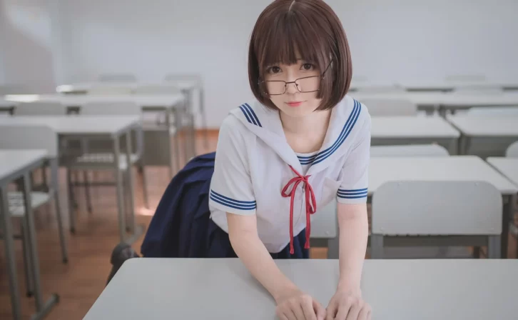 【美女写真】白金saki – 黑丝水手服[28P-211MB]